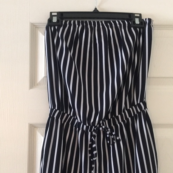 Beautiful navy blue and white pants suit romper - Picture 4 of 13